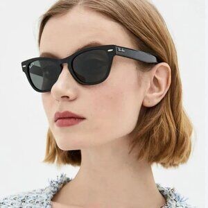 Ray-Ban RB2201 901/58 LARAMIE Black Polarized Sunglasses NIB